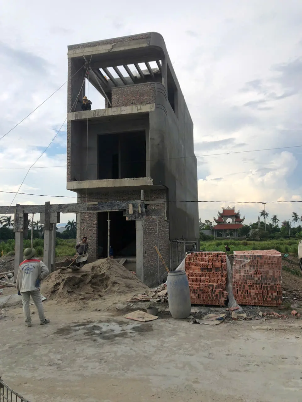 thi công trọn gói nhà mái bằng 2 tầng