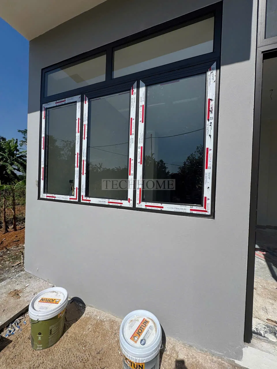 Cận cảnh cửa nhôm kính Xingfa cao cấp lắp đặt tại nhà anh Hải Thạch Thất.