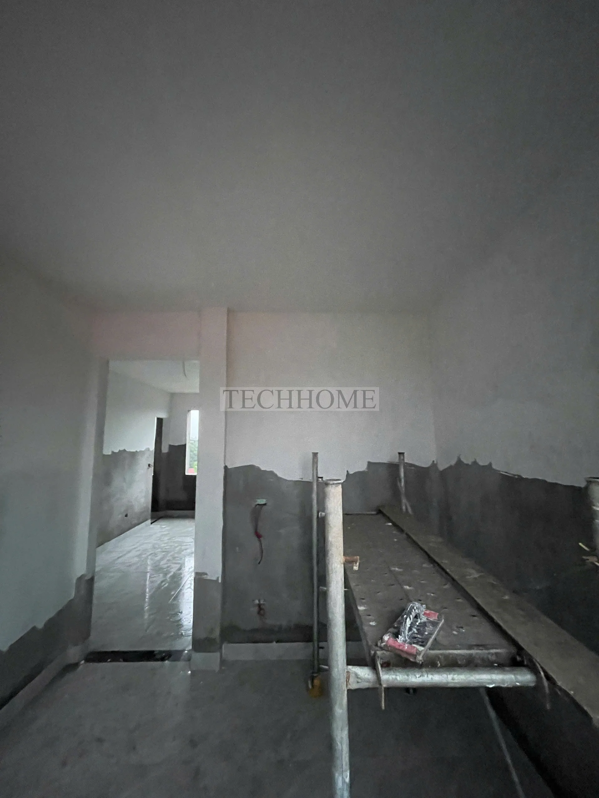 Công đoạn bả matit chuẩn bị sơn nước cho nhà phố 3 tầng tại Thạch Thất.